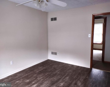 2208 Melrose Lane - Photo Thumbnail 12
