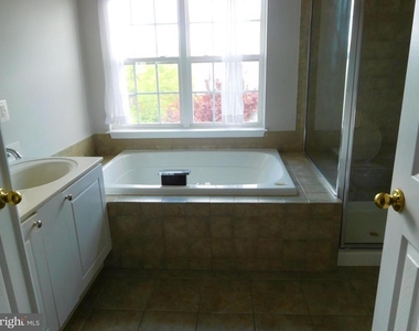 1941 Fieldstone Way - Photo Thumbnail 14
