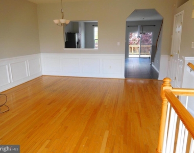 1941 Fieldstone Way - Photo Thumbnail 2