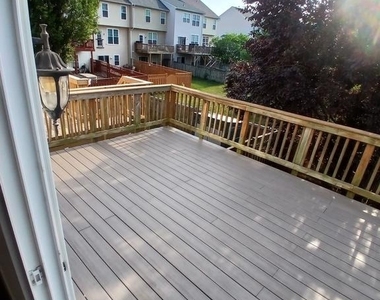 1941 Fieldstone Way - Photo Thumbnail 22