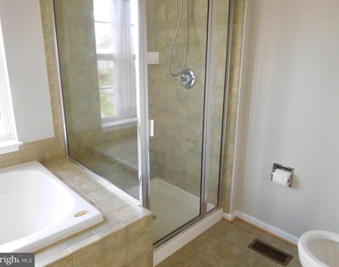1941 Fieldstone Way - Photo Thumbnail 16