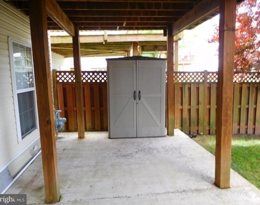 1941 Fieldstone Way - Photo Thumbnail 9