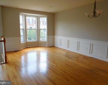 1941 Fieldstone Way - Photo Thumbnail 1