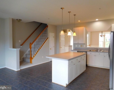 1941 Fieldstone Way - Photo Thumbnail 6