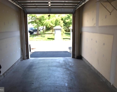 3630 Spring Hollow Lane - Photo Thumbnail 24