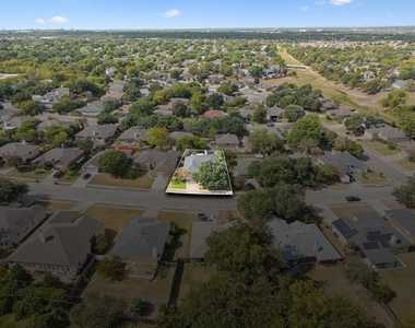 2412 Chestnut Path - Photo Thumbnail 25