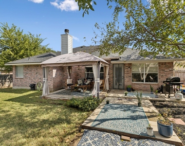 2412 Chestnut Path - Photo Thumbnail 19