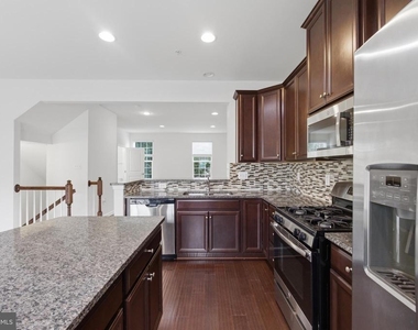 12191 Montreat Place - Photo Thumbnail 10
