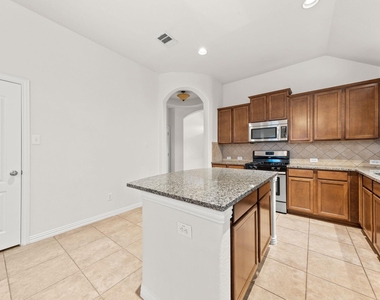 411 Tascate St - Photo Thumbnail 13