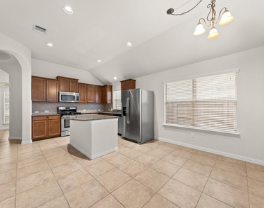 411 Tascate St - Photo Thumbnail 15