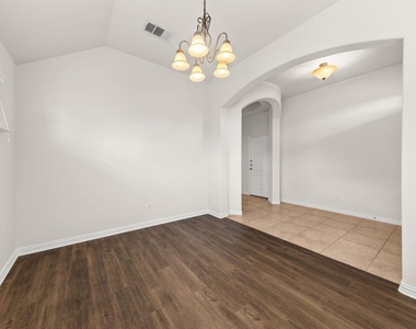 411 Tascate St - Photo Thumbnail 4