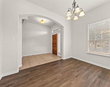 411 Tascate St - Photo Thumbnail 7