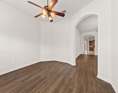 411 Tascate St - Photo Thumbnail 6