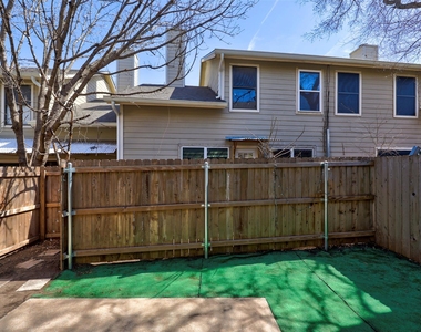 512 Eberhart Ln - Photo Thumbnail 36