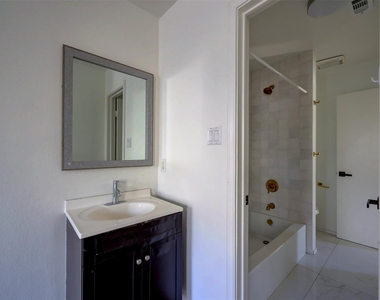 512 Eberhart Ln - Photo Thumbnail 29