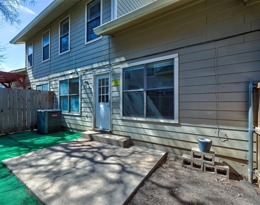 512 Eberhart Ln - Photo Thumbnail 38