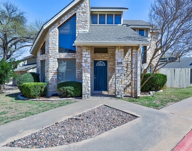 512 Eberhart Ln - Photo Thumbnail 34
