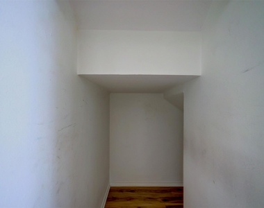512 Eberhart Ln - Photo Thumbnail 33