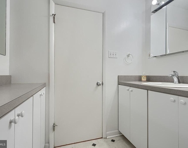 112 Springside Drive - Photo Thumbnail 20