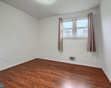 112 Springside Drive - Photo Thumbnail 15