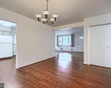 112 Springside Drive - Photo Thumbnail 10