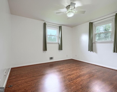 112 Springside Drive - Photo Thumbnail 8