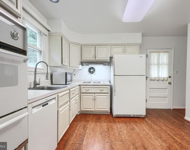 112 Springside Drive - Photo Thumbnail 5