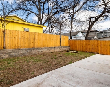 2308 Santa Maria St - Photo Thumbnail 25