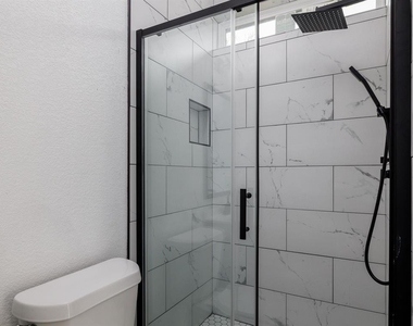 2308 Santa Maria St - Photo Thumbnail 16