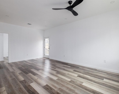 2308 Santa Maria St - Photo Thumbnail 19