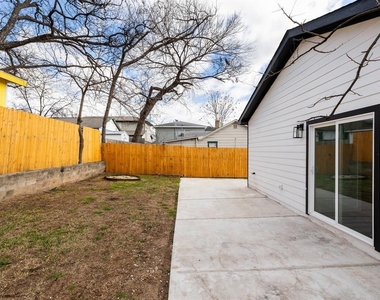 2308 Santa Maria St - Photo Thumbnail 24