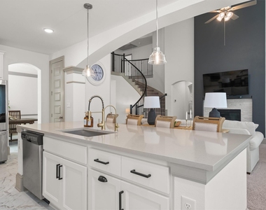 209 Rio Ranchero Rd - Photo Thumbnail 5