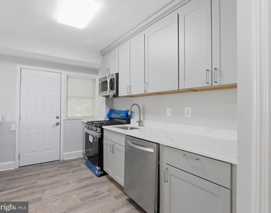 5112 Crosswood Avenue - Photo Thumbnail 10