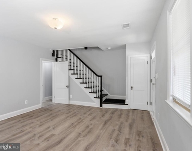 5112 Crosswood Avenue - Photo Thumbnail 6