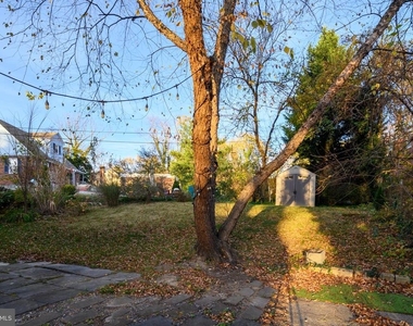 5911 Brackenridge Avenue - Photo Thumbnail 22