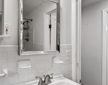 5911 Brackenridge Avenue - Photo Thumbnail 12