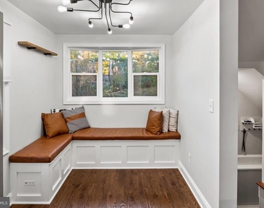 5911 Brackenridge Avenue - Photo Thumbnail 7