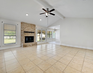 509 Greenway Dr - Photo Thumbnail 2