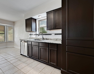 509 Greenway Dr - Photo Thumbnail 10