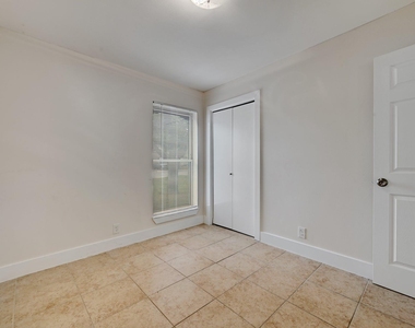 509 Greenway Dr - Photo Thumbnail 16