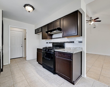 509 Greenway Dr - Photo Thumbnail 7