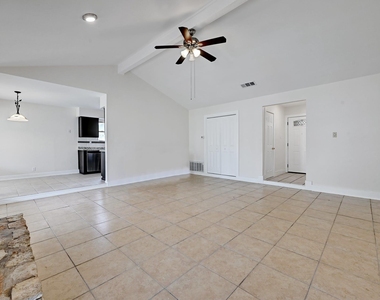 509 Greenway Dr - Photo Thumbnail 4