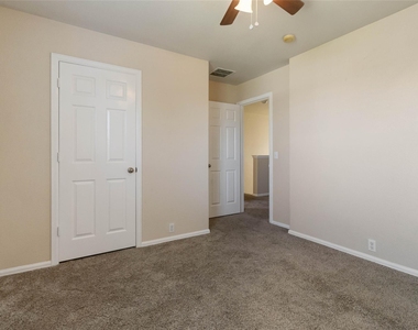401 Spruce Dr - Photo Thumbnail 21