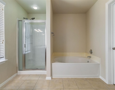 401 Spruce Dr - Photo Thumbnail 27