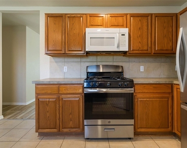 401 Spruce Dr - Photo Thumbnail 15