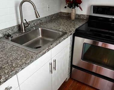 5906 Benton Heights Avenue - Photo Thumbnail 3