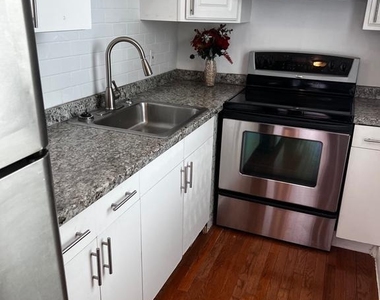 5906 Benton Heights Avenue - Photo Thumbnail 7