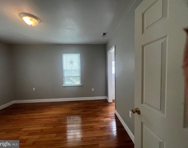 5906 Benton Heights Avenue - Photo Thumbnail 25