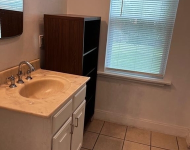 5906 Benton Heights Avenue - Photo Thumbnail 14