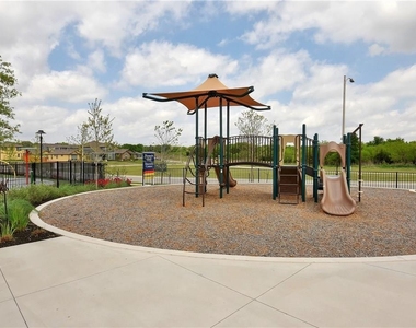 9714 Baden Ln - Photo Thumbnail 32